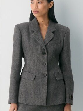 Aritzia Babaton Standout Blazer Suit Set – Blazer & Skirt | Size 4/2 | NWT